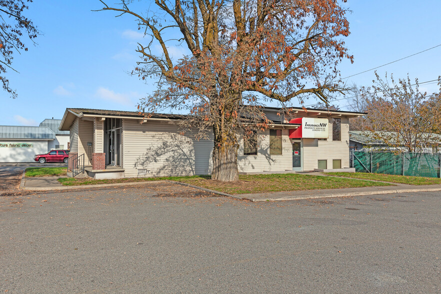 2320 N Government Way, Coeur d'Alene, ID à louer - Photo de l’immeuble – Image 2 sur 3