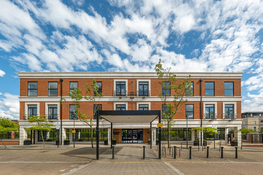 Silbury Blvd, Milton Keynes à louer - Photo de l’immeuble – Image 1 sur 16