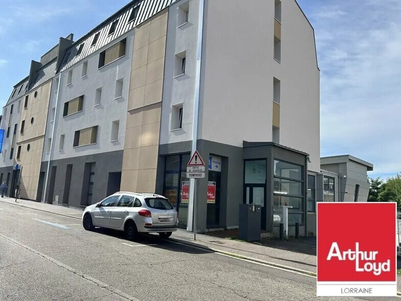 Bureau dans Forbach à louer - Photo de l’immeuble – Image 1 sur 14