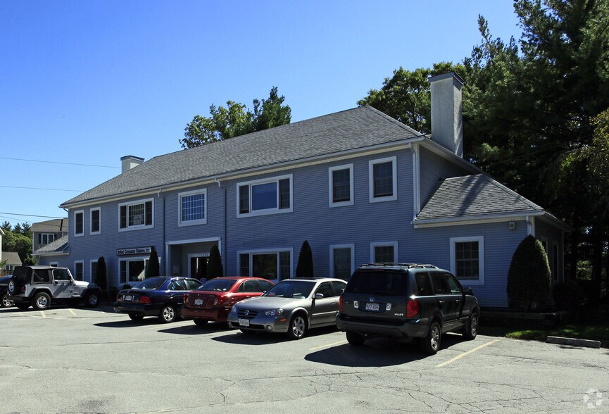 150 W Grove St, Middleborough, MA à louer - Photo de l’immeuble – Image 2 sur 30