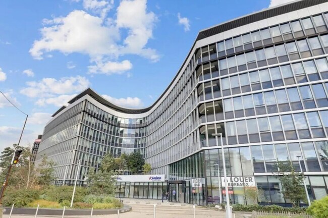 Plus de détails pour 18-20 Rue Des 2 Gares, Rueil-Malmaison - Bureau à louer