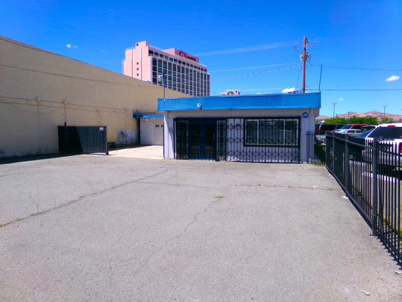 1125 E 4th St, Reno, NV à vendre - Photo de l’immeuble – Image 1 sur 8