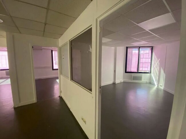 Plus de détails pour Bureau à vendre