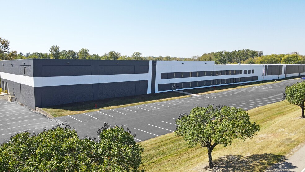 3909 Research Blvd, Dayton, OH à louer - Photo de l’immeuble – Image 1 sur 3