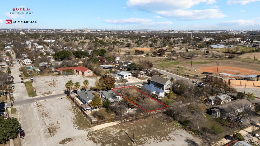 920 Martin Luther King Dr, San Antonio, TX à vendre - Photo de l’immeuble – Image 2 sur 24