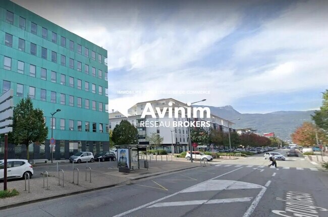 Plus de détails pour Local commercial à louer