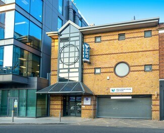 Plus de détails pour Chobham Rd, Woking - Local commercial à vendre