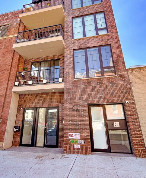 66 S 6th St, Brooklyn, NY à louer - Photo de l’immeuble – Image 2 sur 3