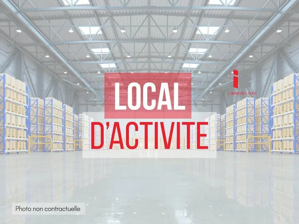 Local d’activités dans Torcé à louer Photo de l’immeuble– Image 1 sur 2