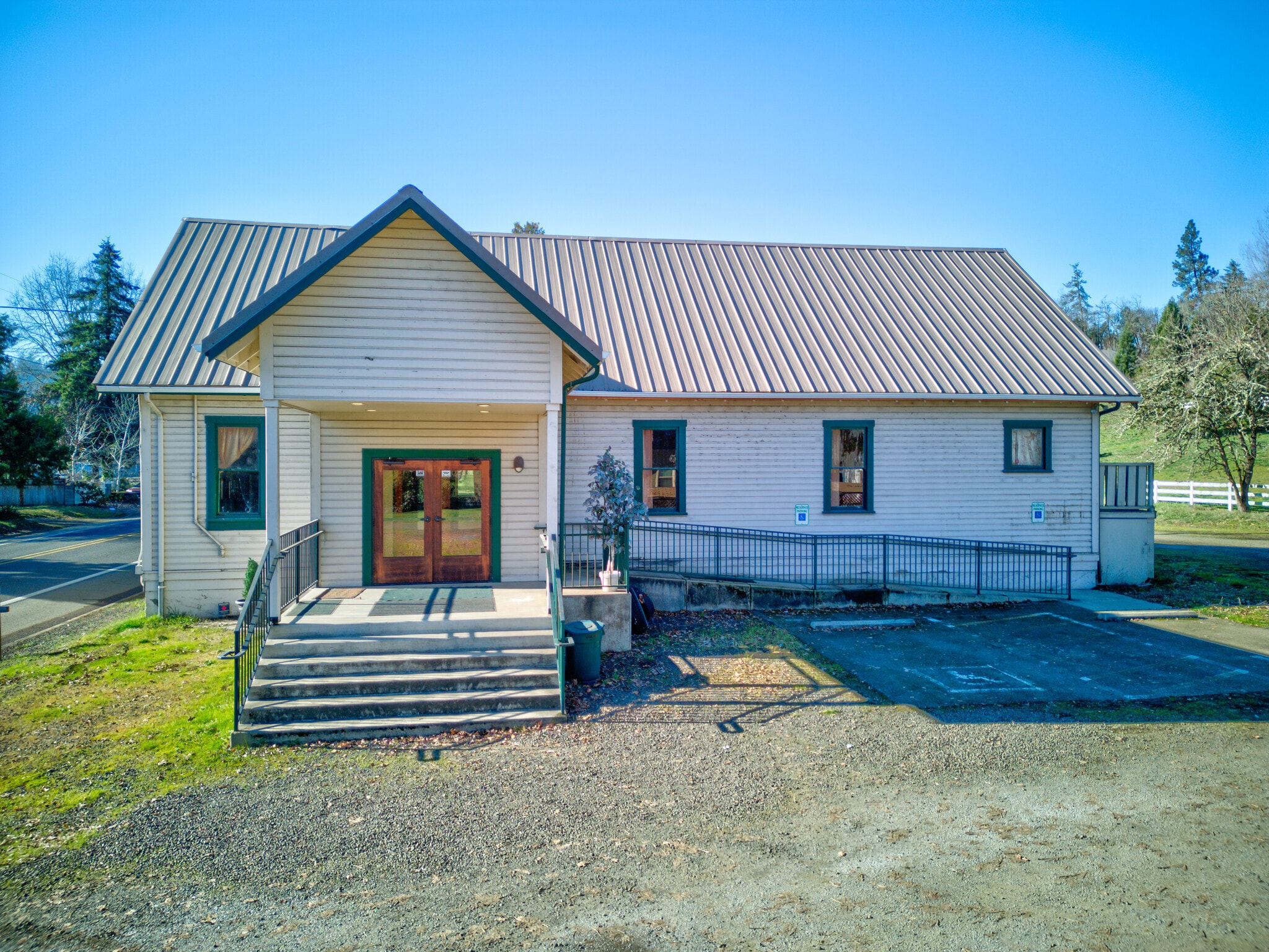 3811 Melrose Rd, Roseburg, OR à vendre Photo principale– Image 1 sur 48