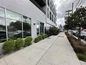 1421-1439 W Adams Blvd, Los Angeles, CA à louer Photo intérieure– Image 2 sur 3