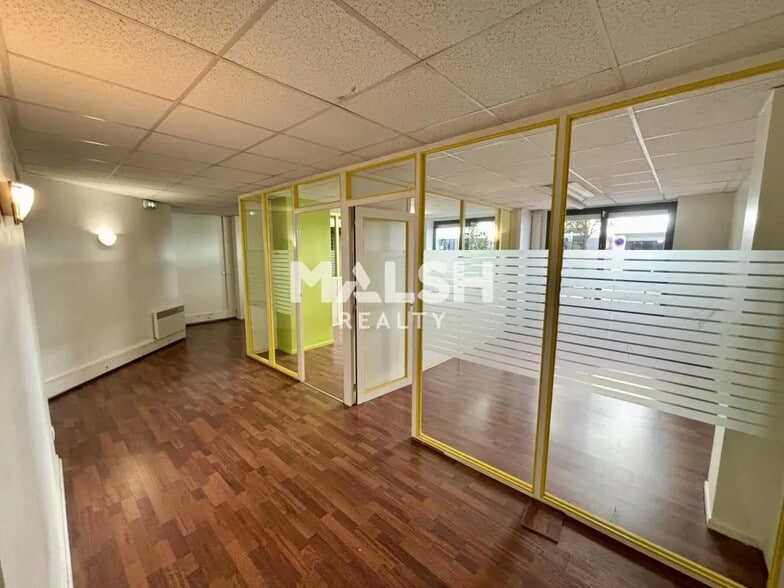 Bureau dans Lyon à vendre - Photo de l’immeuble – Image 3 sur 11