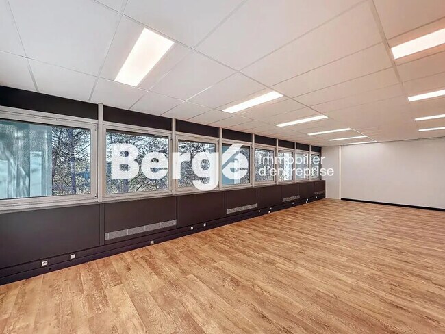 Plus de détails pour Bureau à louer