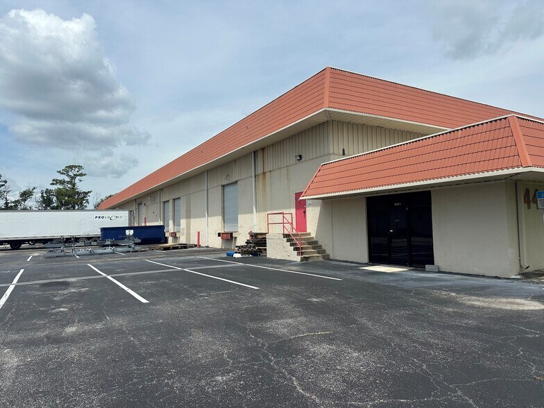 4440 Metric Dr, Winter Park, FL à louer - Photo de l’immeuble – Image 1 sur 5