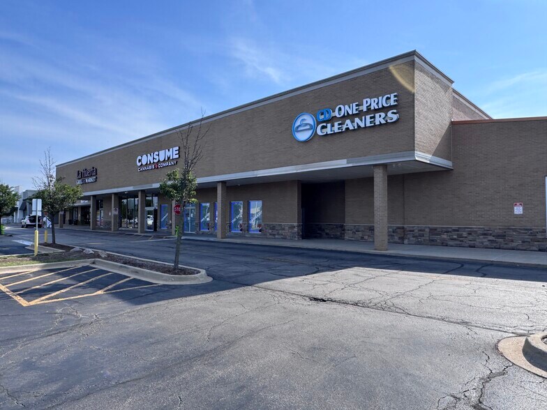 546-584 S Randall Rd, Saint Charles, IL à louer - Photo de l’immeuble – Image 3 sur 12