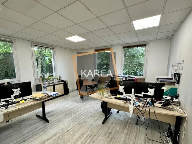 Plus de détails pour Bureau à louer