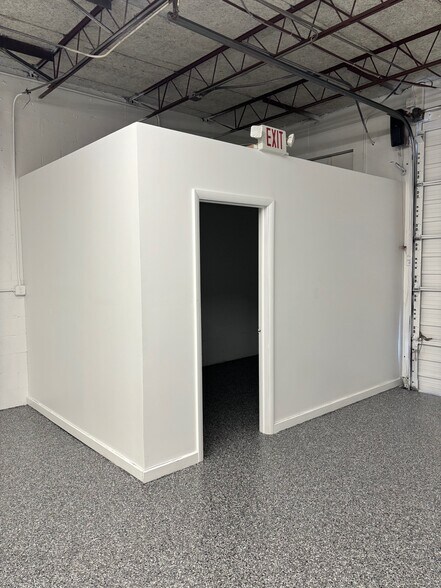 2621-2629 NE 5th Ave, Pompano Beach, FL à louer - Photo intérieure – Image 2 sur 5