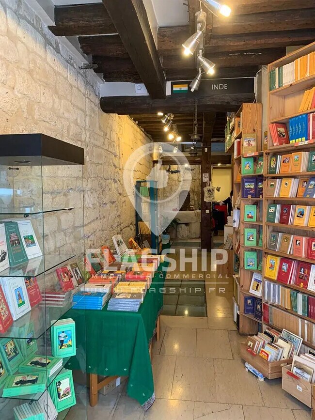 Plus de détails pour Local commercial à louer