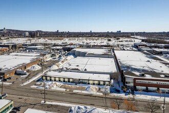 5660 Rue Ferrier, Mont-Royal, QC - Vue aérienne  vue de carte