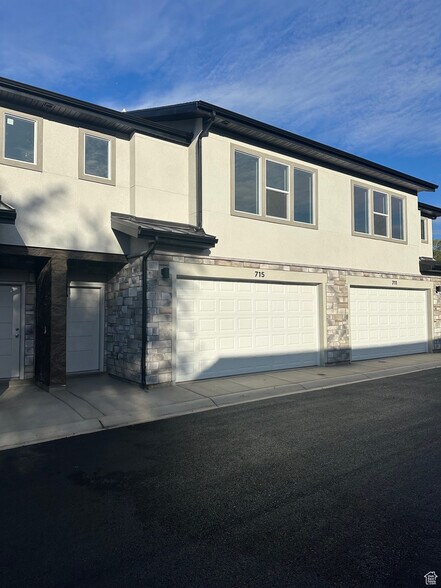 711 350 E, Ogden, UT à vendre - Photo principale – Image 2 sur 6