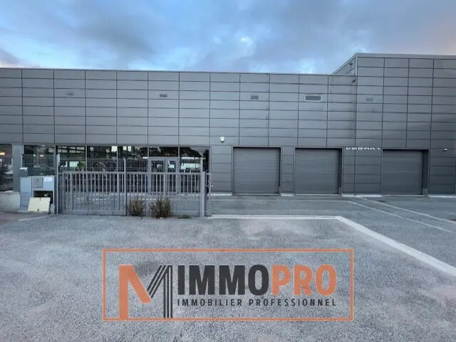 Local d'activités dans Fréjus à vendre Photo de l’immeuble– Image 1 sur 8