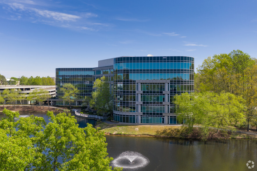 300 Arboretum Pl, Richmond, VA à louer - Photo de l’immeuble – Image 1 sur 21