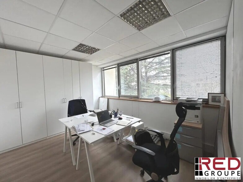 Bureau dans Aix-en-Provence à vendre - Photo de l’immeuble – Image 2 sur 6