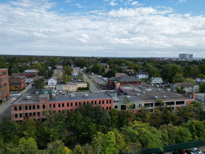 45 Jewett Ave, Buffalo, NY à louer - Photo de l’immeuble – Image 3 sur 13