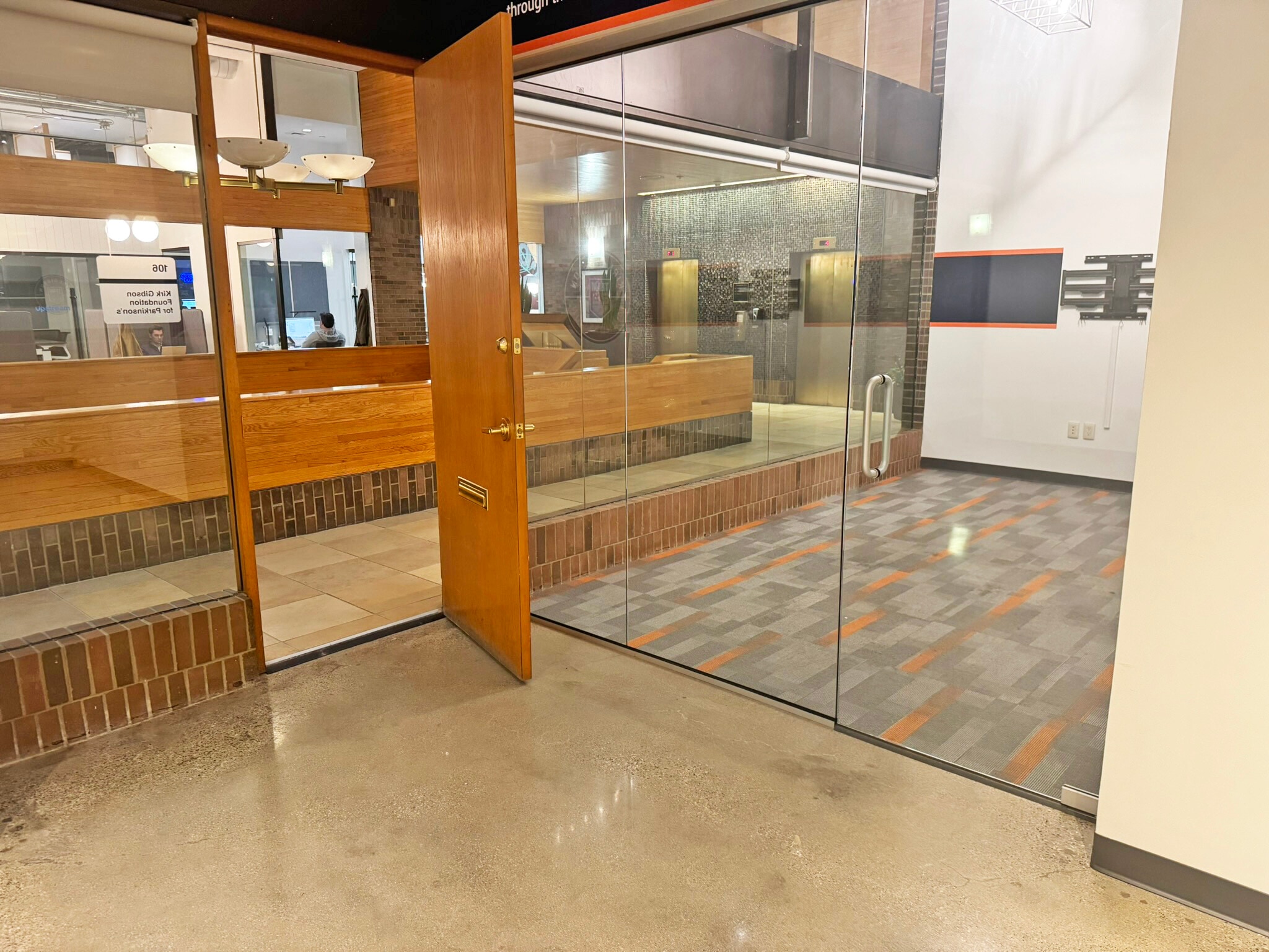 280 N Old Woodward Ave, Birmingham, MI à louer Photo intérieure– Image 1 sur 8