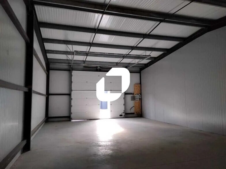 Local d’activités dans Mios à louer - Photo intérieure – Image 2 sur 2