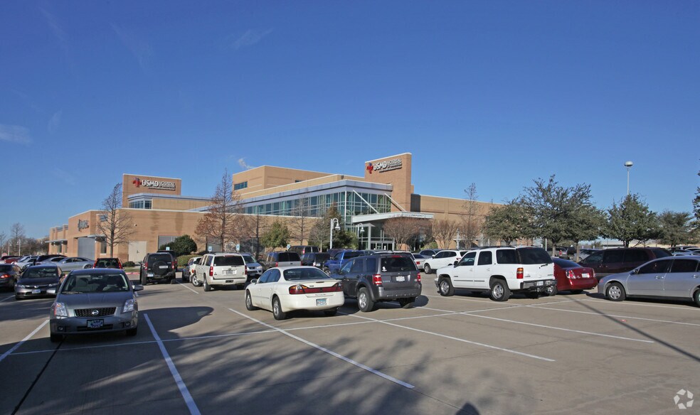 811 W Interstate 20, Arlington, TX à louer - Photo de l’immeuble – Image 3 sur 7