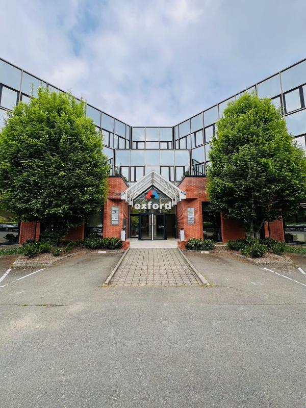 Bureau dans Montigny-le-Bretonneux à louer Photo de l’immeuble– Image 1 sur 33