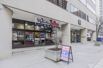 60 St Clair Av E, Toronto, ON à louer Photo intérieure– Image 1 sur 3