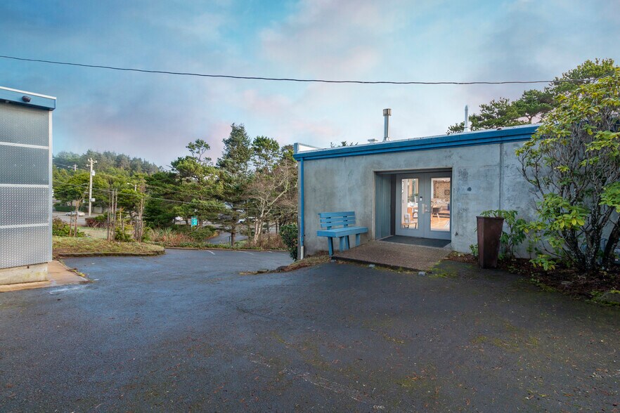 4333 SW Coast Ave, Lincoln City, OR à vendre - Photo de l’immeuble – Image 3 sur 46