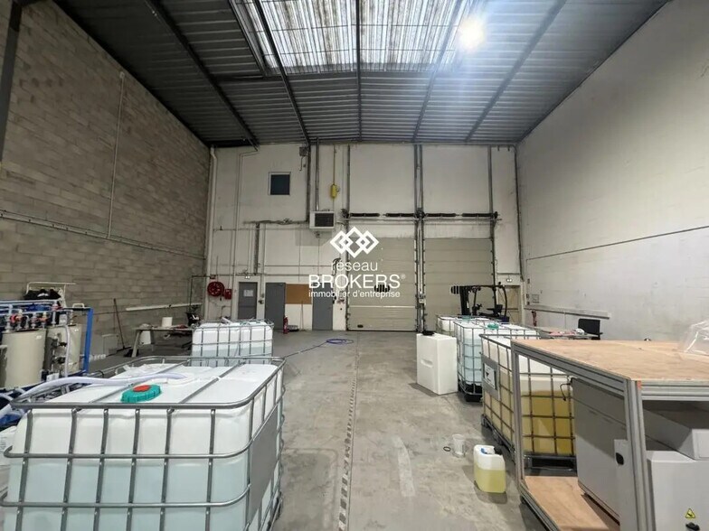 Industriel/Logistique dans Saint-Ouen-sur-Seine à louer - Photo de l’immeuble – Image 2 sur 5