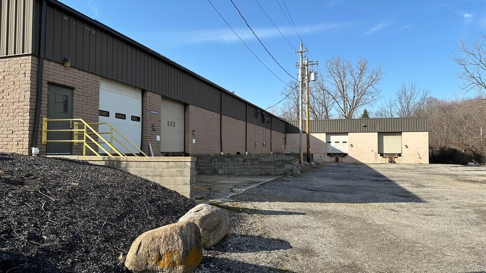 7955 Euclid Chardon Rd, Kirtland, OH à vendre - Photo de l’immeuble – Image 3 sur 13