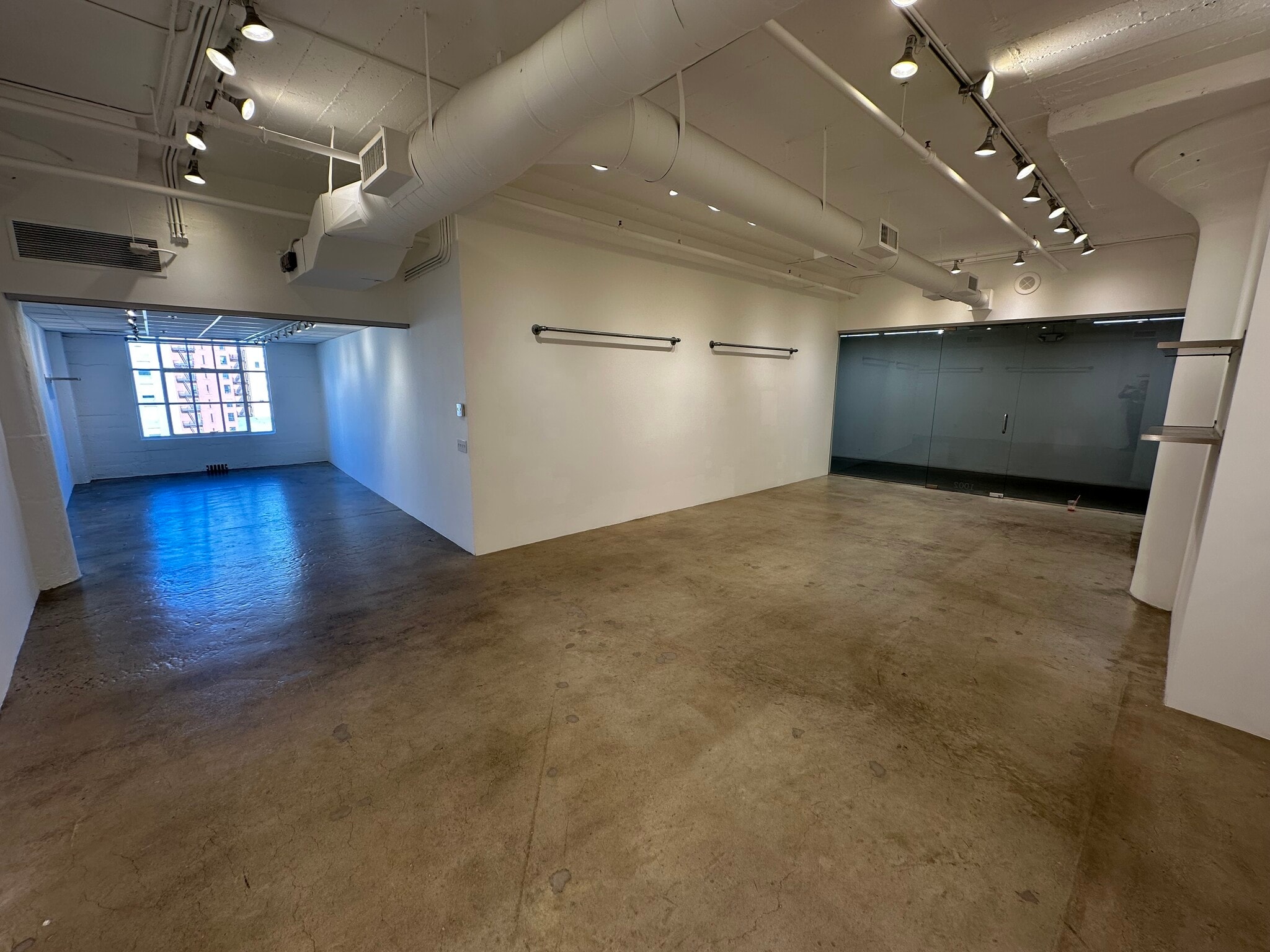 127 E 9th St, Los Angeles, CA à louer Photo intérieure– Image 1 sur 4