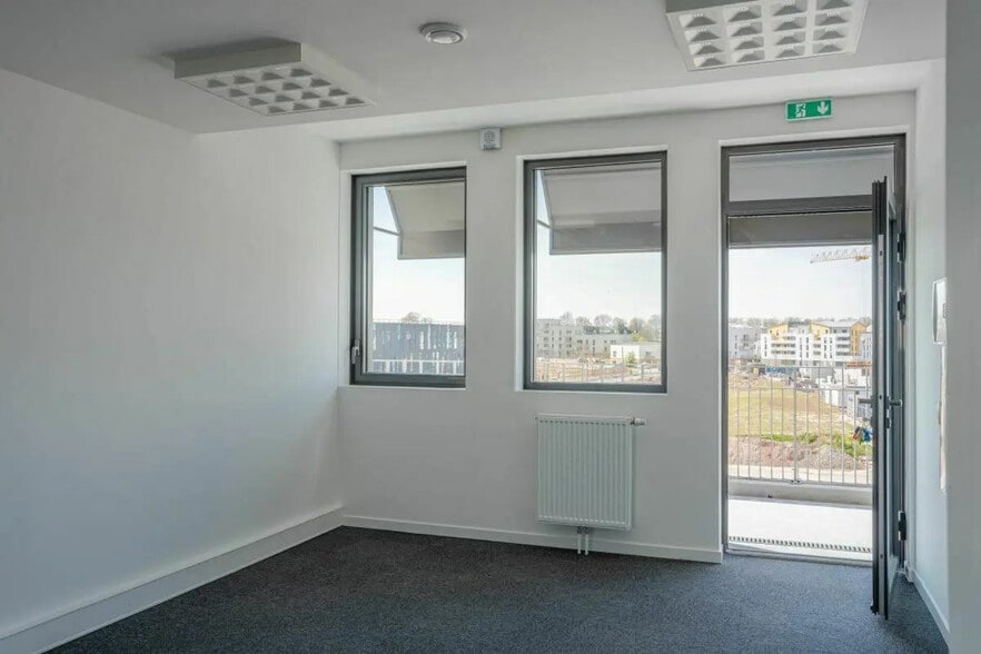 Bureau dans Épron à louer - Photo de l’immeuble – Image 1 sur 13