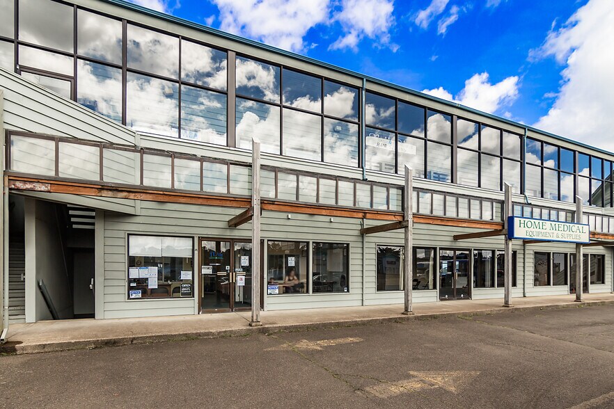 644 SW Coast Hwy, Newport, OR à vendre - Photo de l’immeuble – Image 2 sur 10