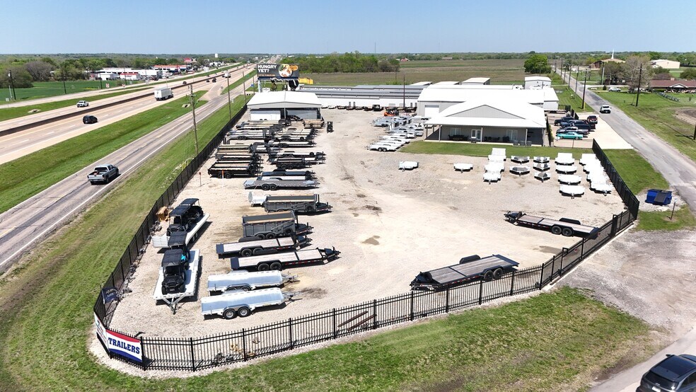 10364 Hwy 75 Hwy, Van Alstyne, TX à vendre - Photo de l’immeuble – Image 1 sur 37