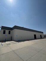 18420 Hart St, Reseda CA - immobilier d'entreprise