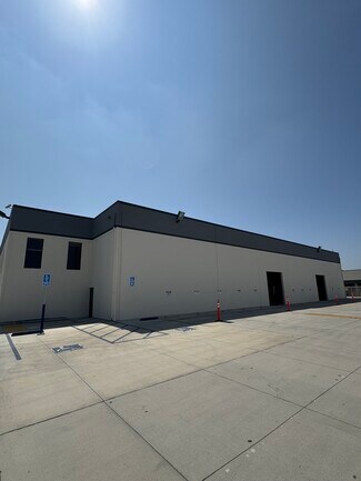 Plus de détails pour 18420 Hart St, Reseda, CA - Industriel/Logistique à louer