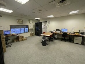 Local commercial dans Chambly à louer Photo intérieure– Image 2 sur 5