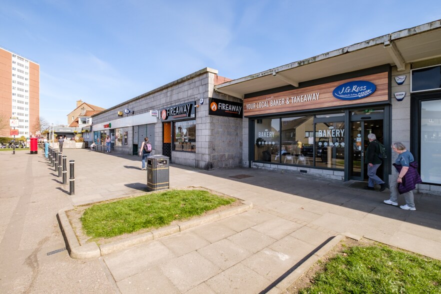11 Mastrick Shopping Centre, Aberdeen à louer - Photo de l’immeuble – Image 3 sur 5