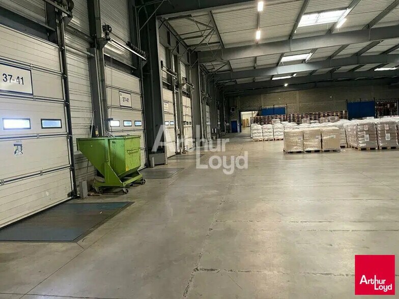 Industriel/Logistique dans CONTRES à vendre - Photo de l’immeuble – Image 3 sur 3