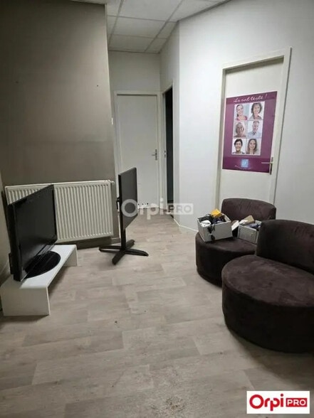 Local commercial dans Valence à louer - Photo intérieure – Image 2 sur 3