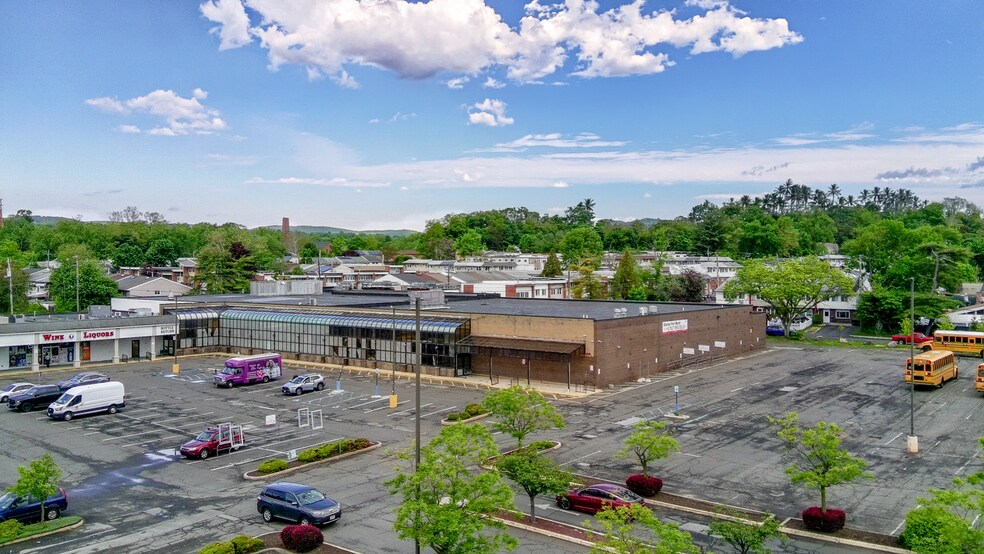 45 S Route 9W, West Haverstraw, NY à louer - Photo de l’immeuble – Image 3 sur 53