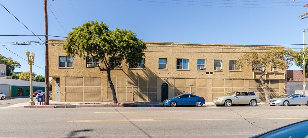 3023-3035 S Grand Ave, Los Angeles, CA à louer - Photo de l’immeuble – Image 3 sur 17