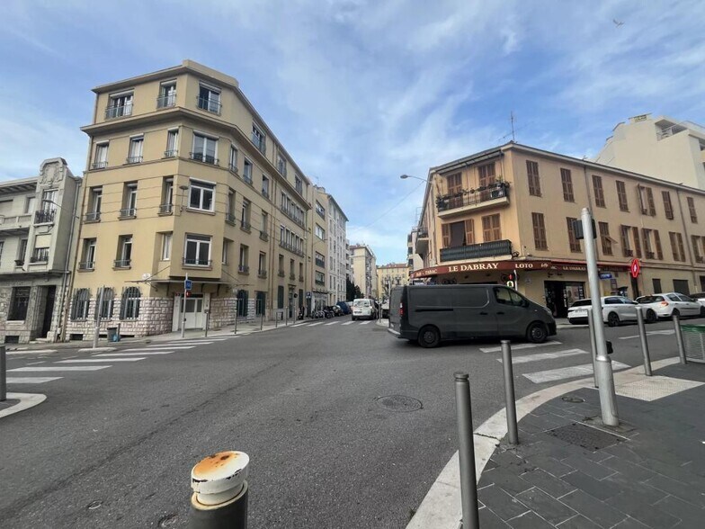 Local commercial dans Nice à louer - Photo de l’immeuble – Image 3 sur 3