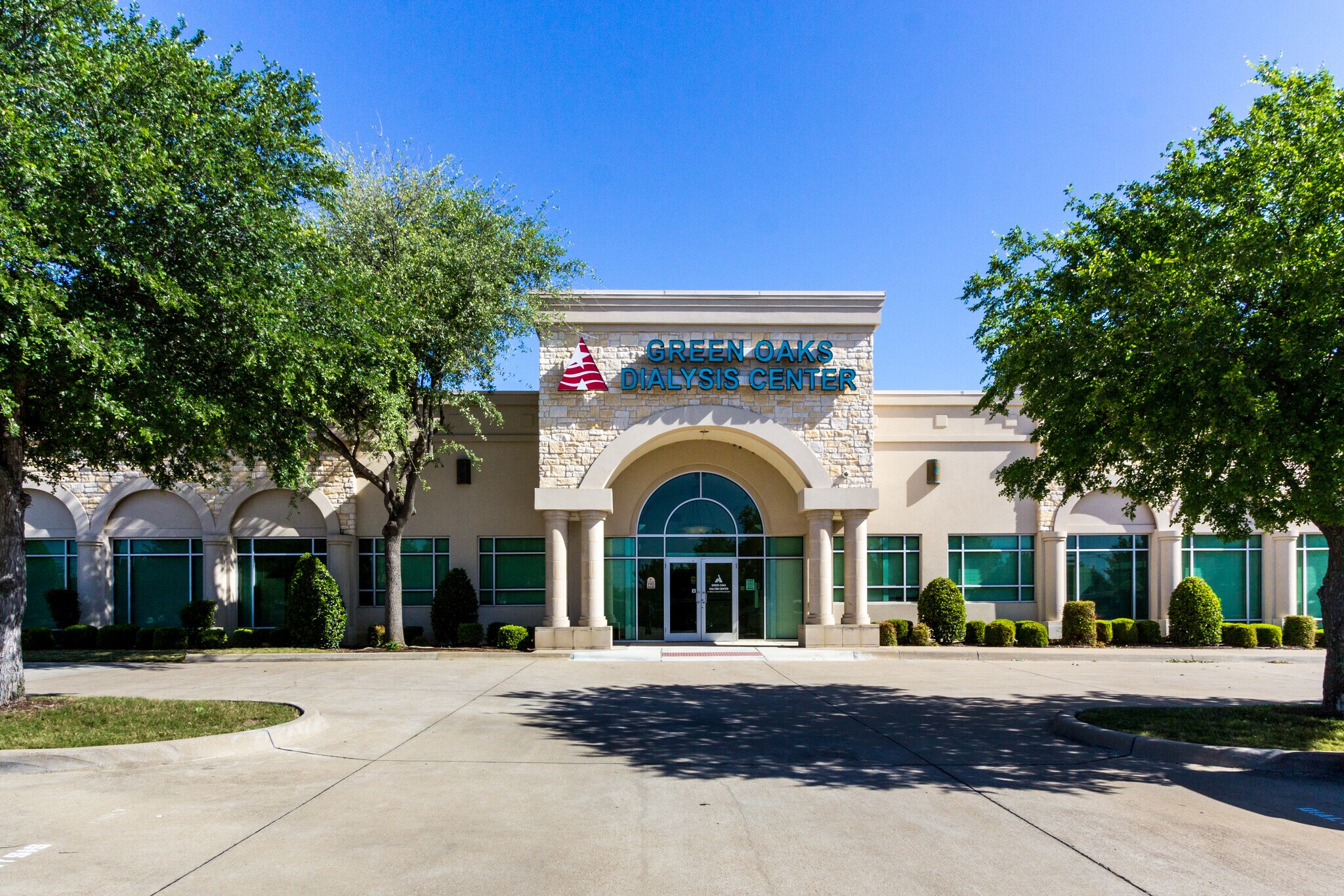 1950 NE Green Oaks Blvd, Arlington, TX à vendre Photo de l’immeuble– Image 1 sur 18